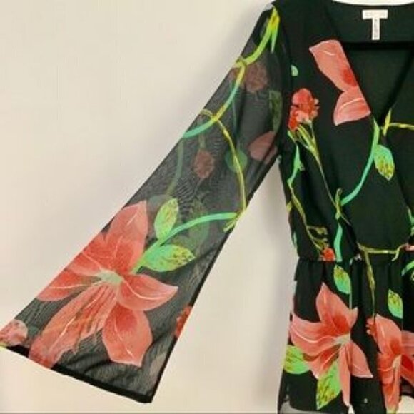 Leith floral short faux wrap romper extra small FINAL CLEARANCE PRICE $10 - Picture 5 of 8